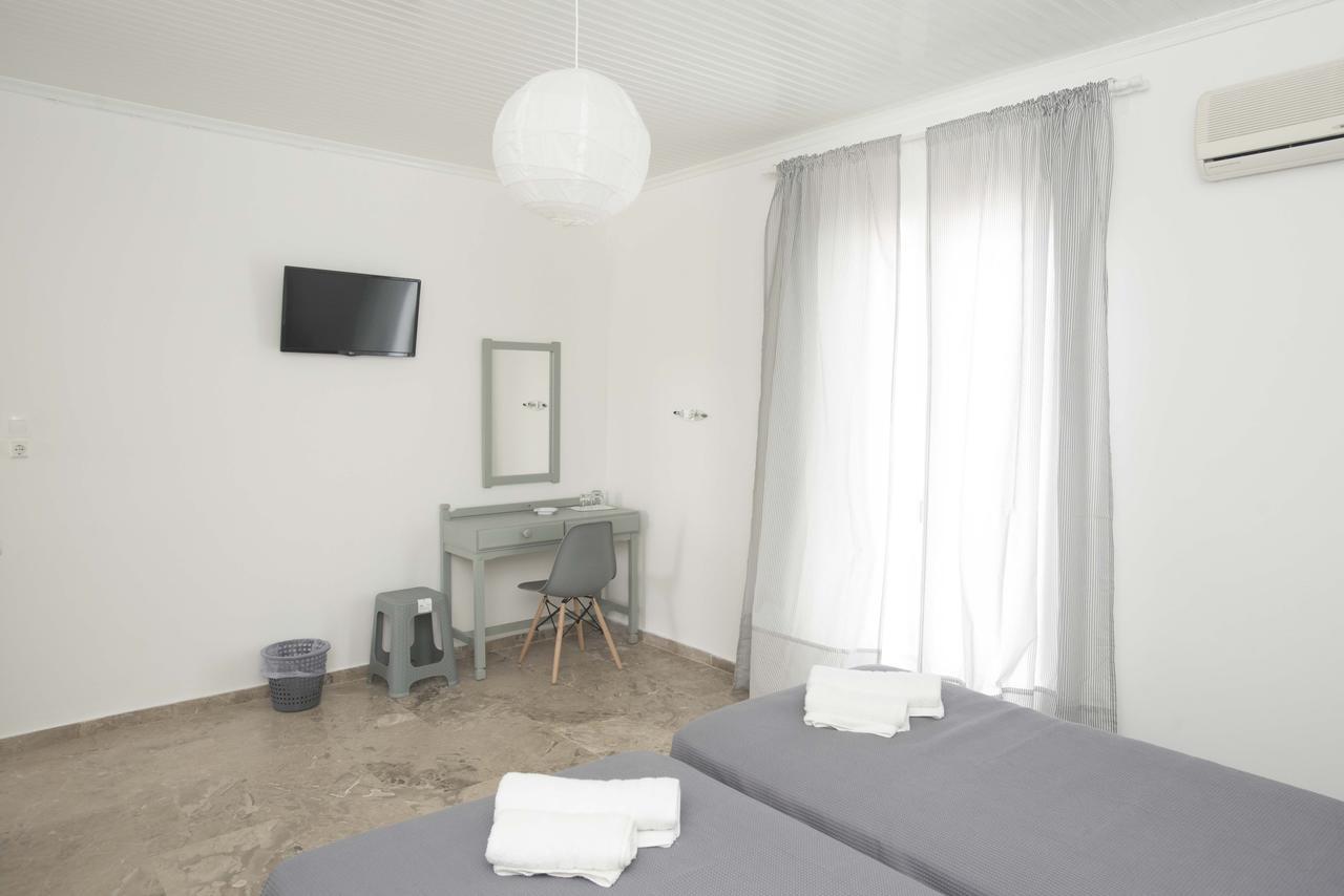 Hotel Finikas Methoni  Exterior photo